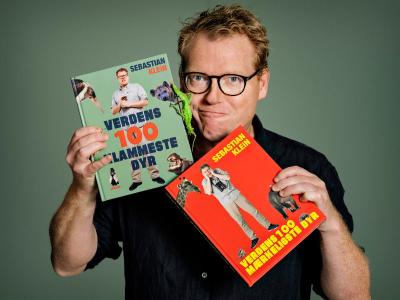 Foto af Jesper Klein med bøger